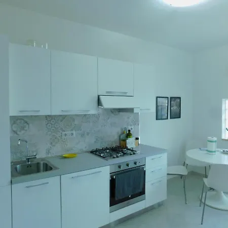 Apartment Casa Pellicano 1 Bed With Large Terrace & Sea View