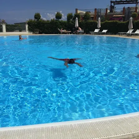 Apartment Casa Pellicano 1 Bed With Large Terrace & Sea View *