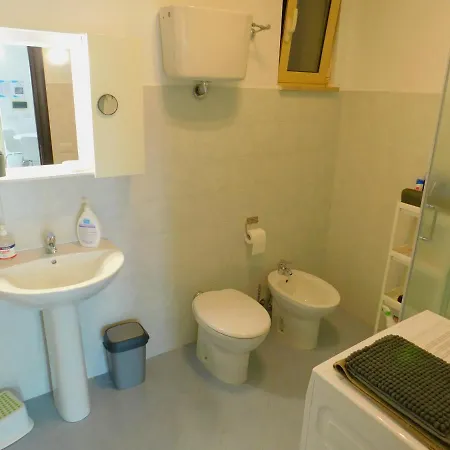 Casa Pellicano 1 Bed With Large Terrace & Sea View Apartment
